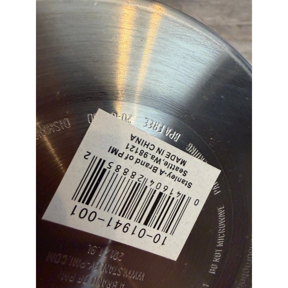 Stanley Classic Vacuum Growler 64 oz Hammertone Stainless Steel 1.9L Easy Pour - Picture 3 of 11